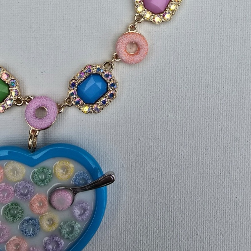 BETSEY JOHNSON Fruit Loop Cereal Faux Pearl & Crystal Accents Necklace NEW NWT - Picture 3 of 15